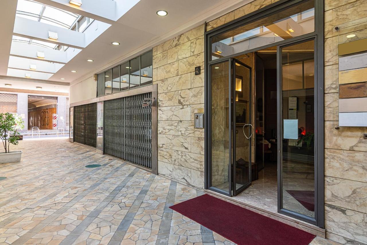 Classbnb - Two Apartments 400 Meters From The Duomo Milano Eksteriør bilde